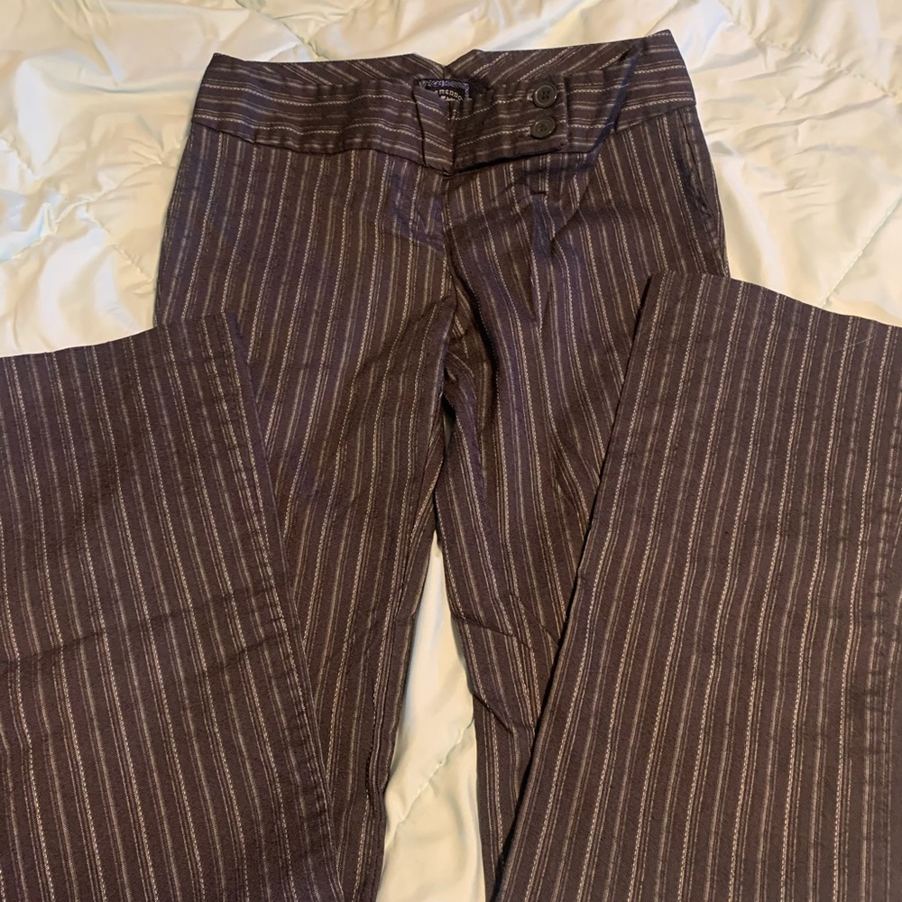 Ellemenno pin striped flair pants.